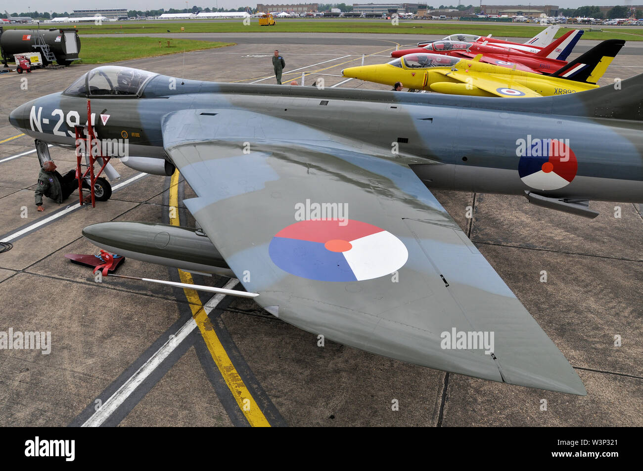 Line up, Reihe der klassischen britischen Düsenflugzeuge bereit für RAF Waddington Airshow, vor dem Shoreham Crash die Regeln verändert. Hawker Hunter, Folland Gnat Stockfoto