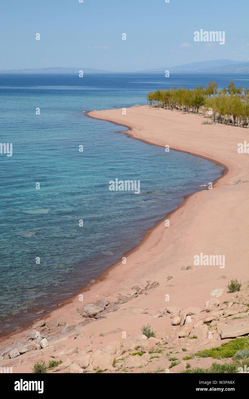 Issyk Kol Strand am See. Kirgisistan Stockfoto