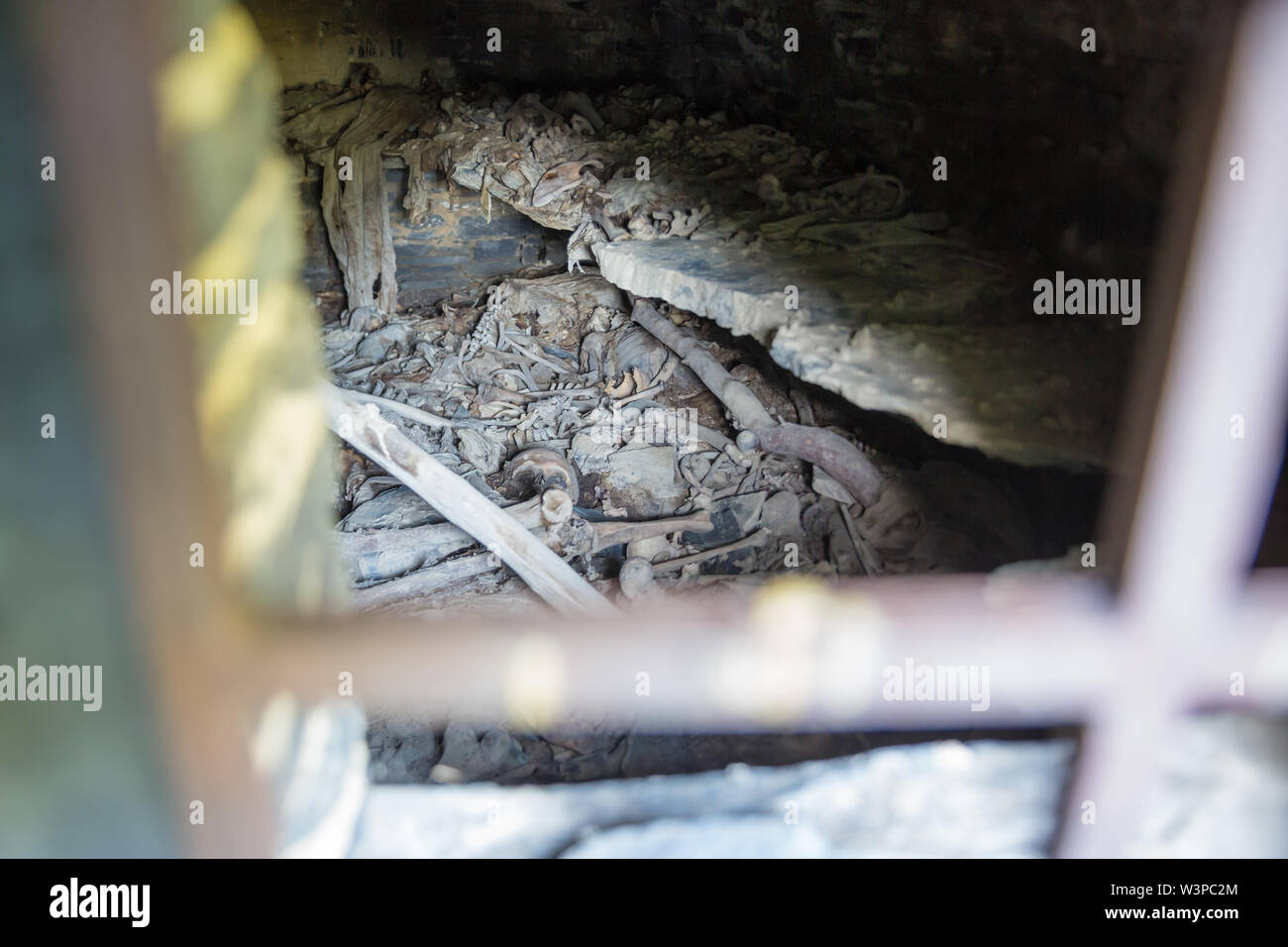 Im Grab von Nekropolis von Anatori, Khevsureti,