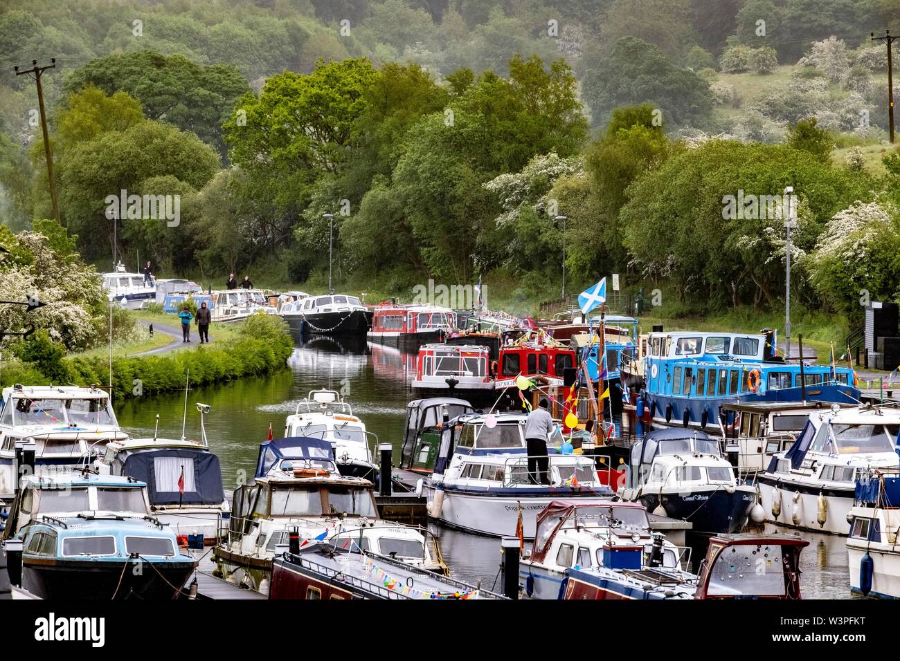 Boote, Kähne und Kanus auf Forth und Clyde Kanal Stockfoto