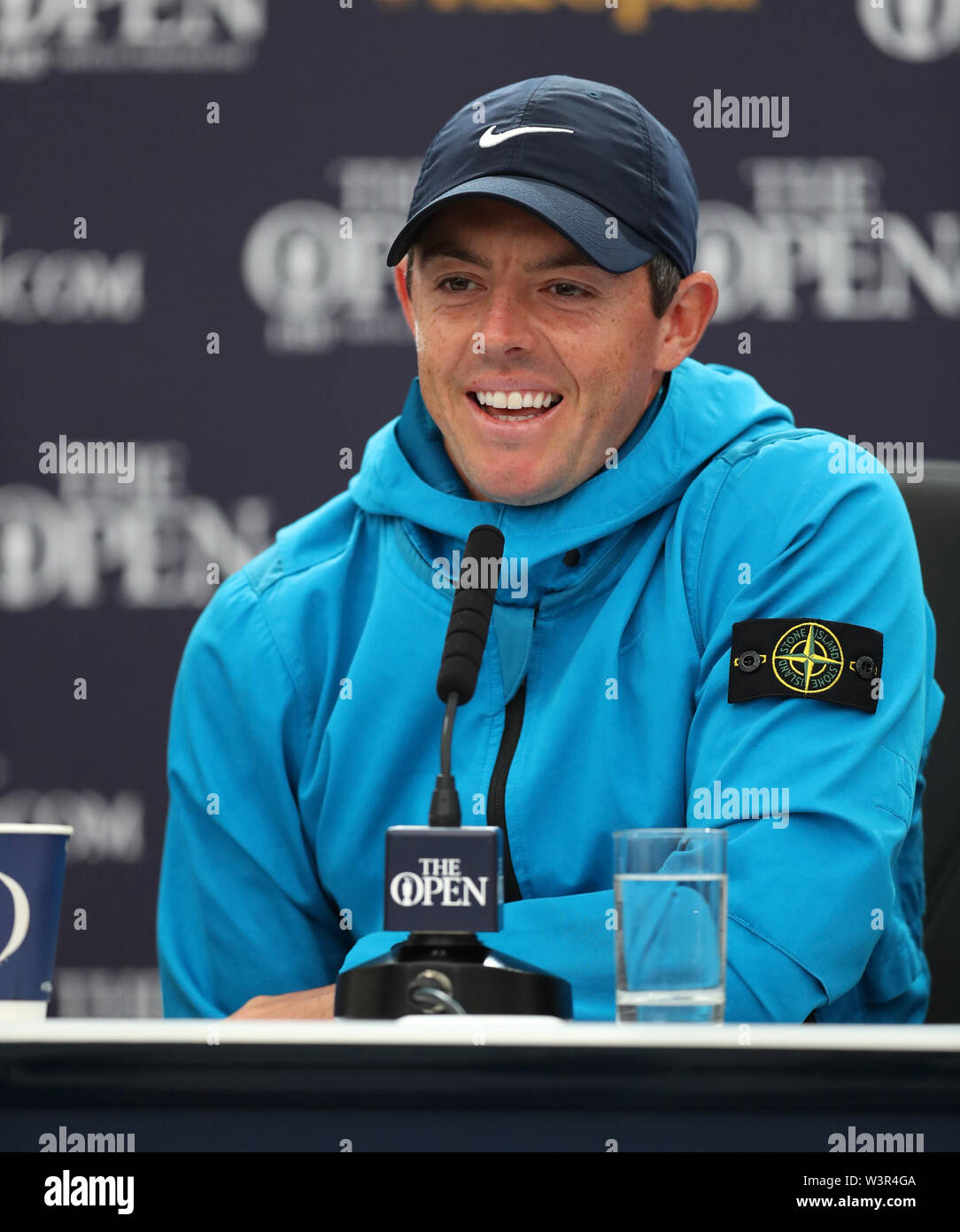 Portrush, County Antrim, Nordirland. 17. Juli 2019. Die 148 Open Golf Championship, Royal Portrush Golf Club, Practice Day; Rory McIlroy (NIR) Antworten eine Frage während seiner Pressekonferenz interview Quelle: Aktion Plus Sport Bilder/Alamy leben Nachrichten Stockfoto