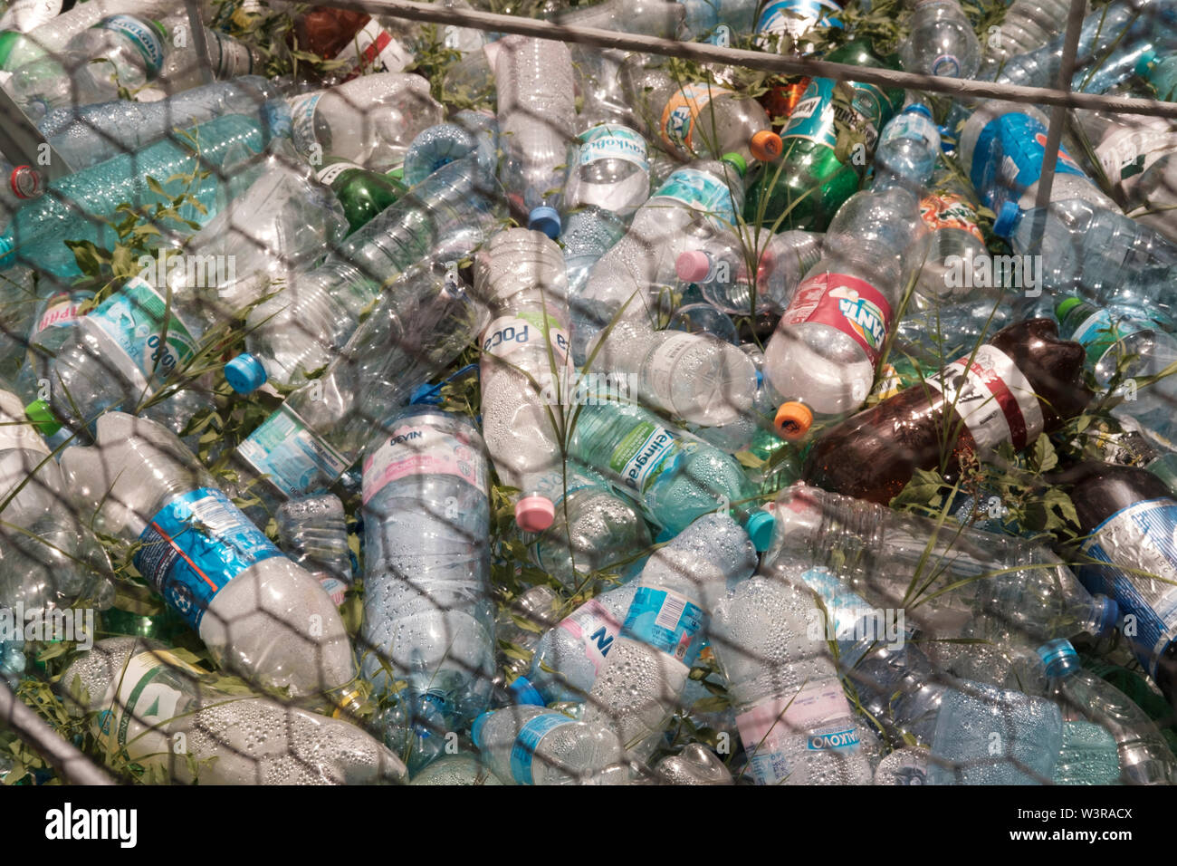 Plastikflaschen Abfälle. Ökologiekonzept Stockfoto