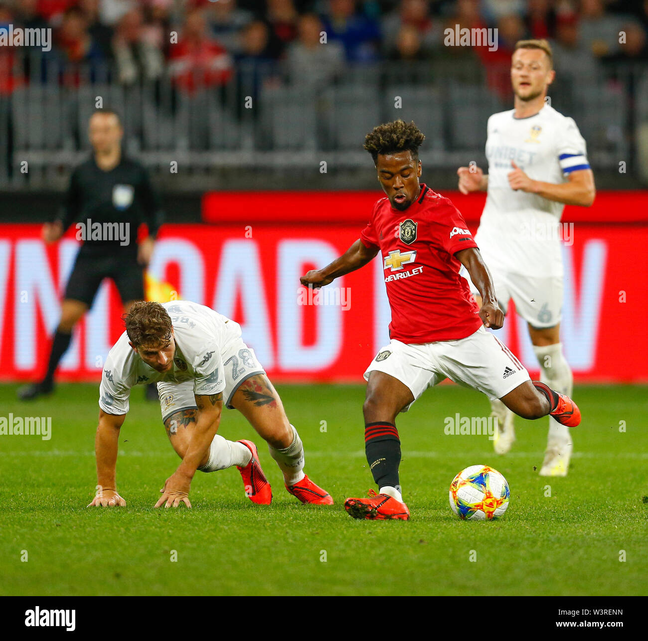 Optus Stadion, Burswood, Perth, Westaustralien. 17. Juli 2019. Manchester United gegen Leeds United; Saisonvorbereitung Tour; Engel Gomes von Manchester United hat einen Schuß von gerade außerhalb der Box Credit: Aktion Plus Sport Bilder/Alamy leben Nachrichten Stockfoto