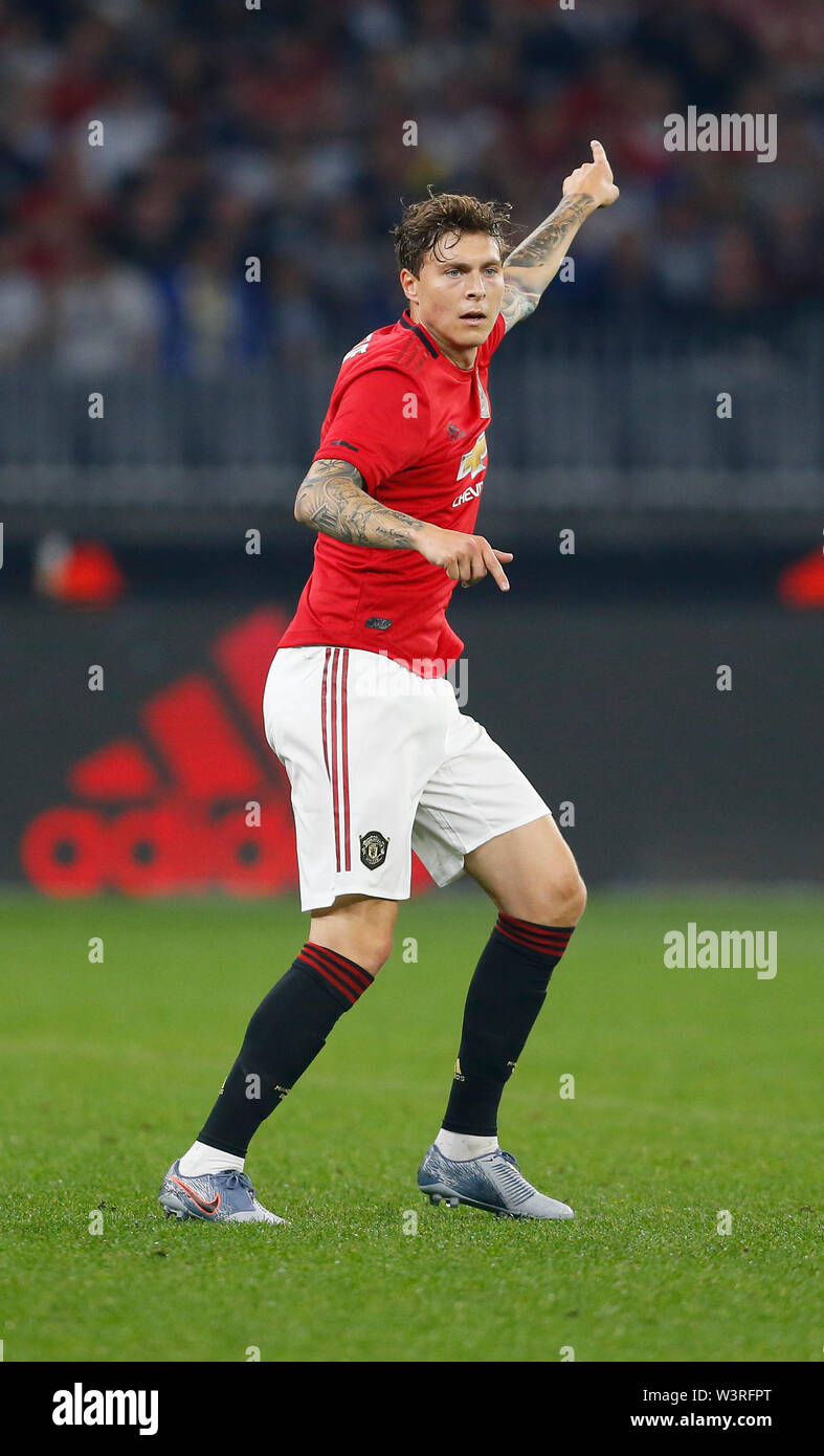 Optus Stadion, Burswood, Perth, Westaustralien. 17. Juli 2019. Manchester United gegen Leeds United; Saisonvorbereitung Tour; Victor Lindelof von Manchester United Quelle: Aktion Plus Sport Bilder/Alamy leben Nachrichten Stockfoto