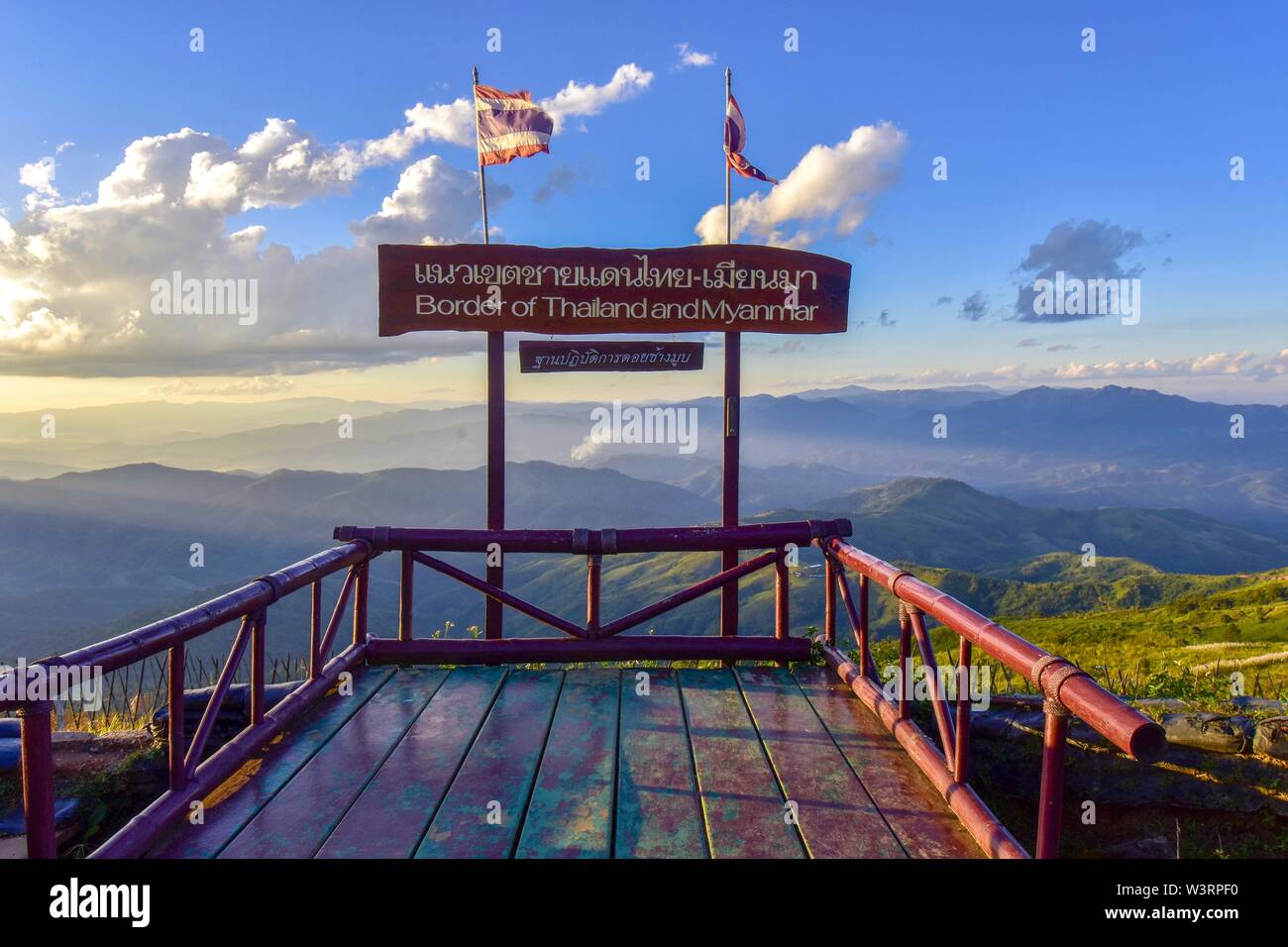 Sonnenuntergang am Doi Chang mub Mae Fa Luang Chiang Rai Thailand. Stockfoto