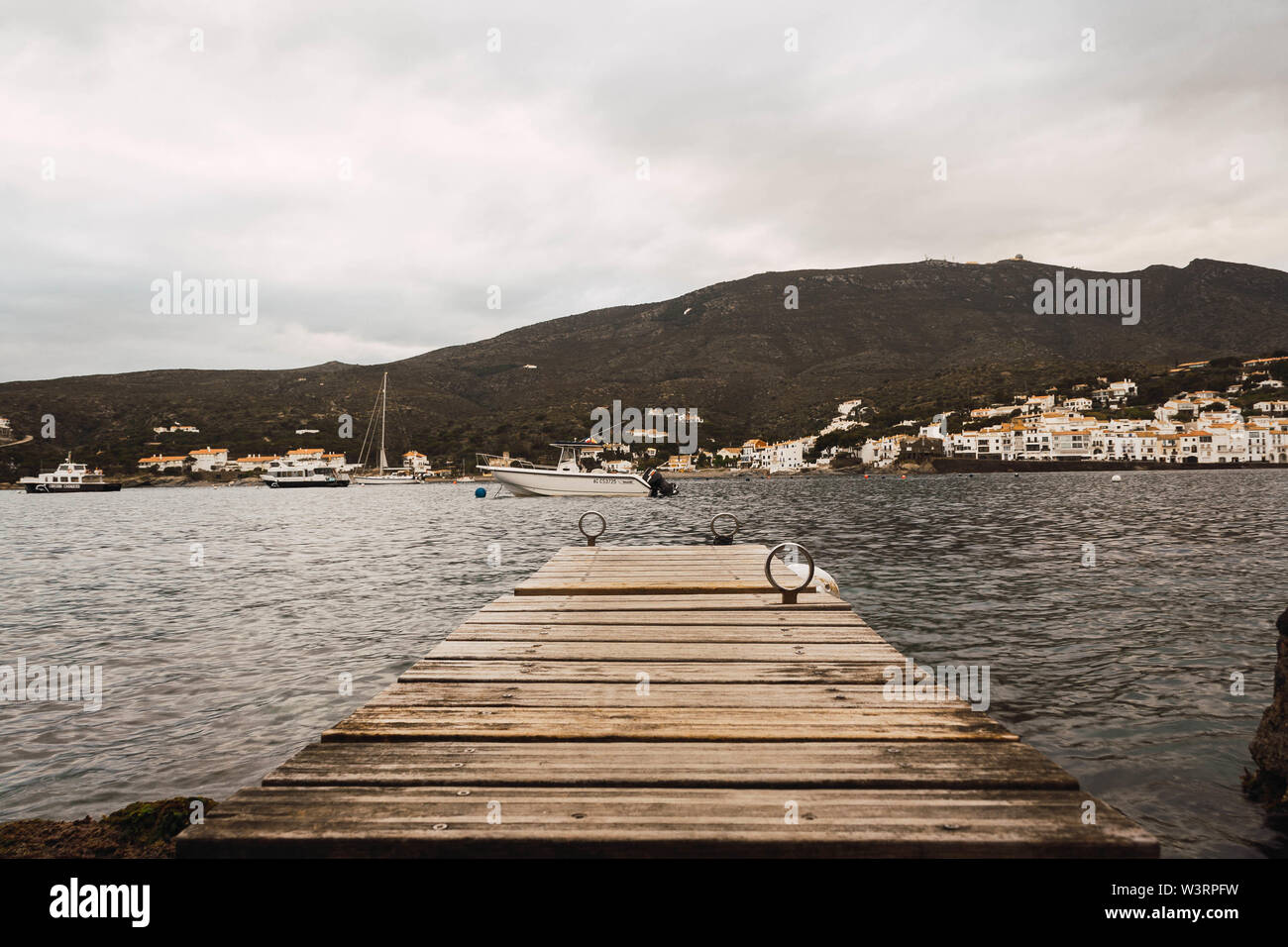 Muelle de atraque en Roses (Girona) Stockfoto