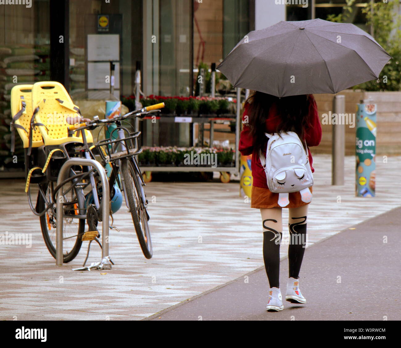 Glasgow, Schottland, Großbritannien, 17. Juli 2019. UK Wetter Wetter über der Stadt wie die Prognose Regen und Donner wird angezeigt, dass für ein paar Tage im Gegensatz zu den sonnigen Tag Wetter St. Swithin von Gestern vorhergesagt wird. Credit: Gerard Fähre / alamy Leben Nachrichten Stockfoto