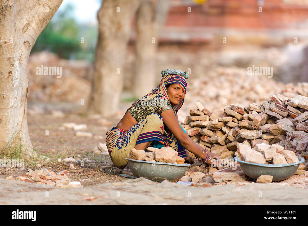 AGRA - Feb 28: Indische Arbeiterin in Agra am 28. Februar. 2018 in Indien Stockfoto