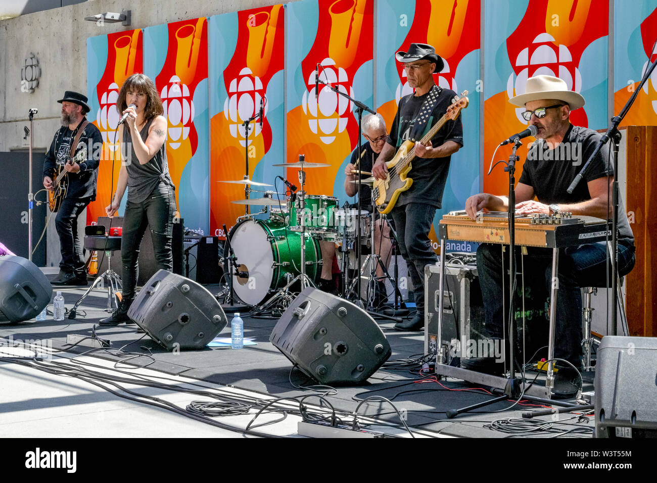 Country Rock Band TrailerHawk spielen bei CBC musikalische Nooners, Vancouver, British Columbia, Kanada Stockfoto