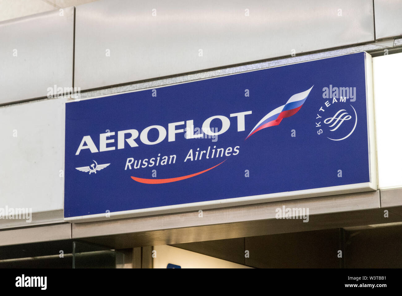 Athen, Griechenland. Logo, eine russische Fluggesellschaft Aeroflot, in Athen International Airport Stockfoto