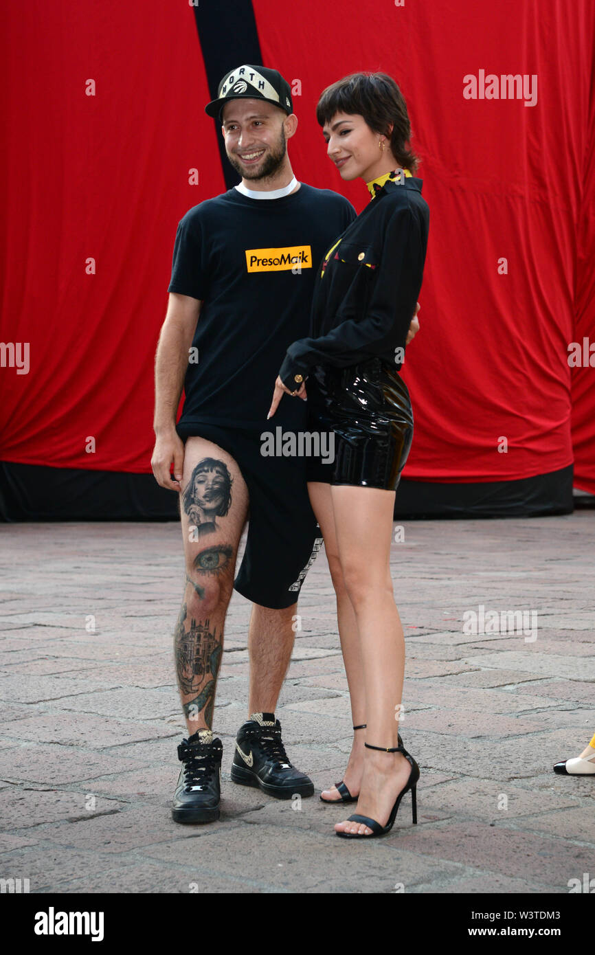 Mailand, Italien. 17. Juli, 2019. Mailand, 'La Casa di carta' Business Square ist für die Premiere der dritten Staffel von der Serie verwandelt - Netflix Úrsula entfernt befindet sich Corbero Credit: Unabhängige Fotoagentur/Alamy leben Nachrichten Stockfoto