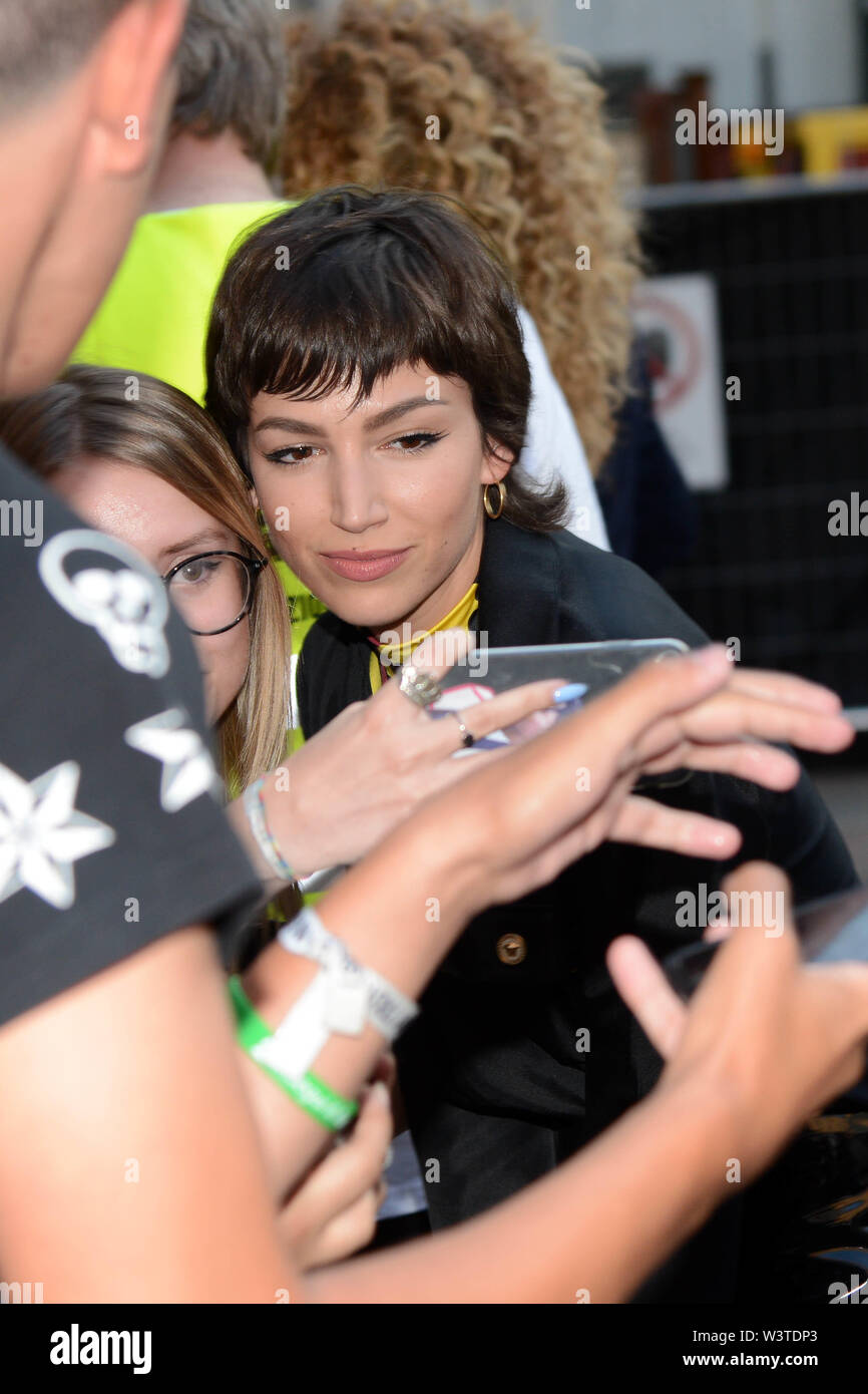 Mailand, Italien. 17. Juli, 2019. Mailand, 'La Casa di carta' Business Square ist für die Premiere der dritten Staffel von der Serie verwandelt - Netflix Úrsula entfernt befindet sich Corbero Credit: Unabhängige Fotoagentur/Alamy leben Nachrichten Stockfoto