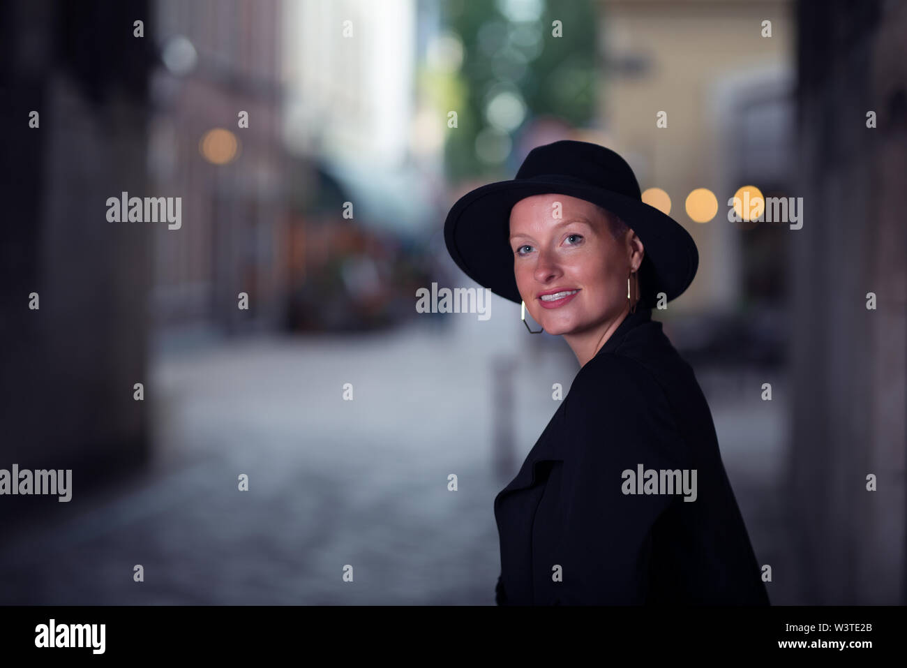 Porträt von eine glückliche junge Frau Stockfoto