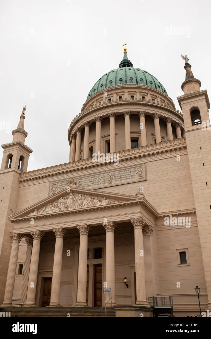 Nikolaikirche auf dem Alten Markt im historischen Zentrum von Potsdam. Stockfoto