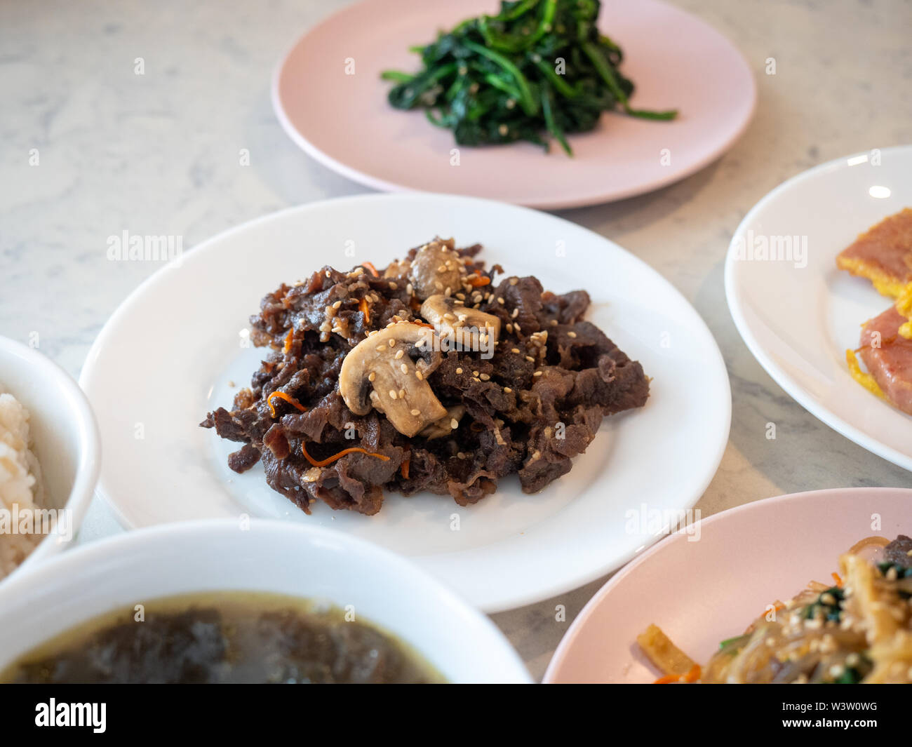 Bulgogi (Korean BBQ Beef), Hausgemachte koreanisches Essen Stockfoto