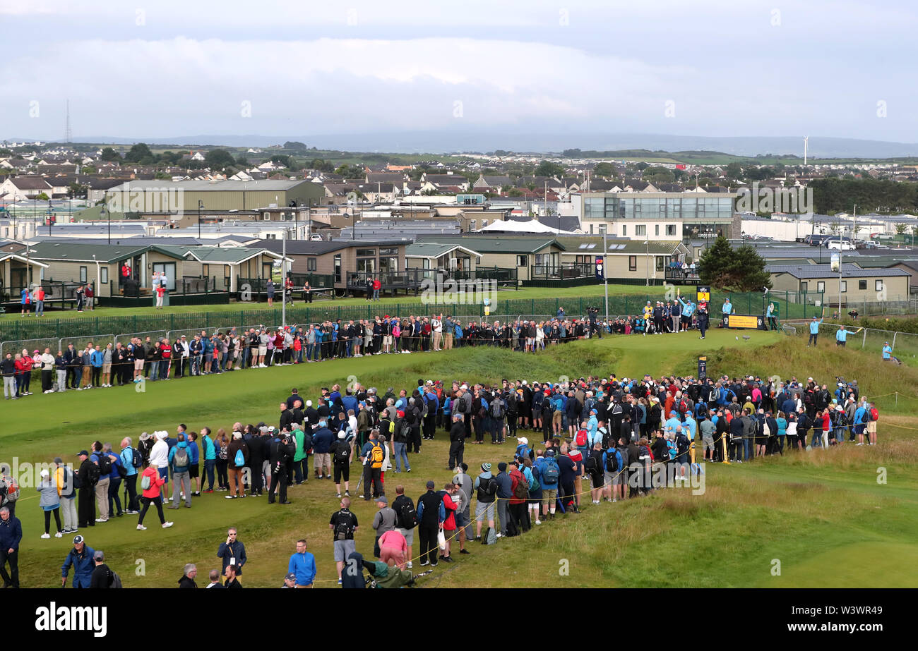 Nordirlands Darren Clarke T-Stücken aus der 2. Tag eines der Open Championship 2019 im Royal Portrush Golf Club. Stockfoto