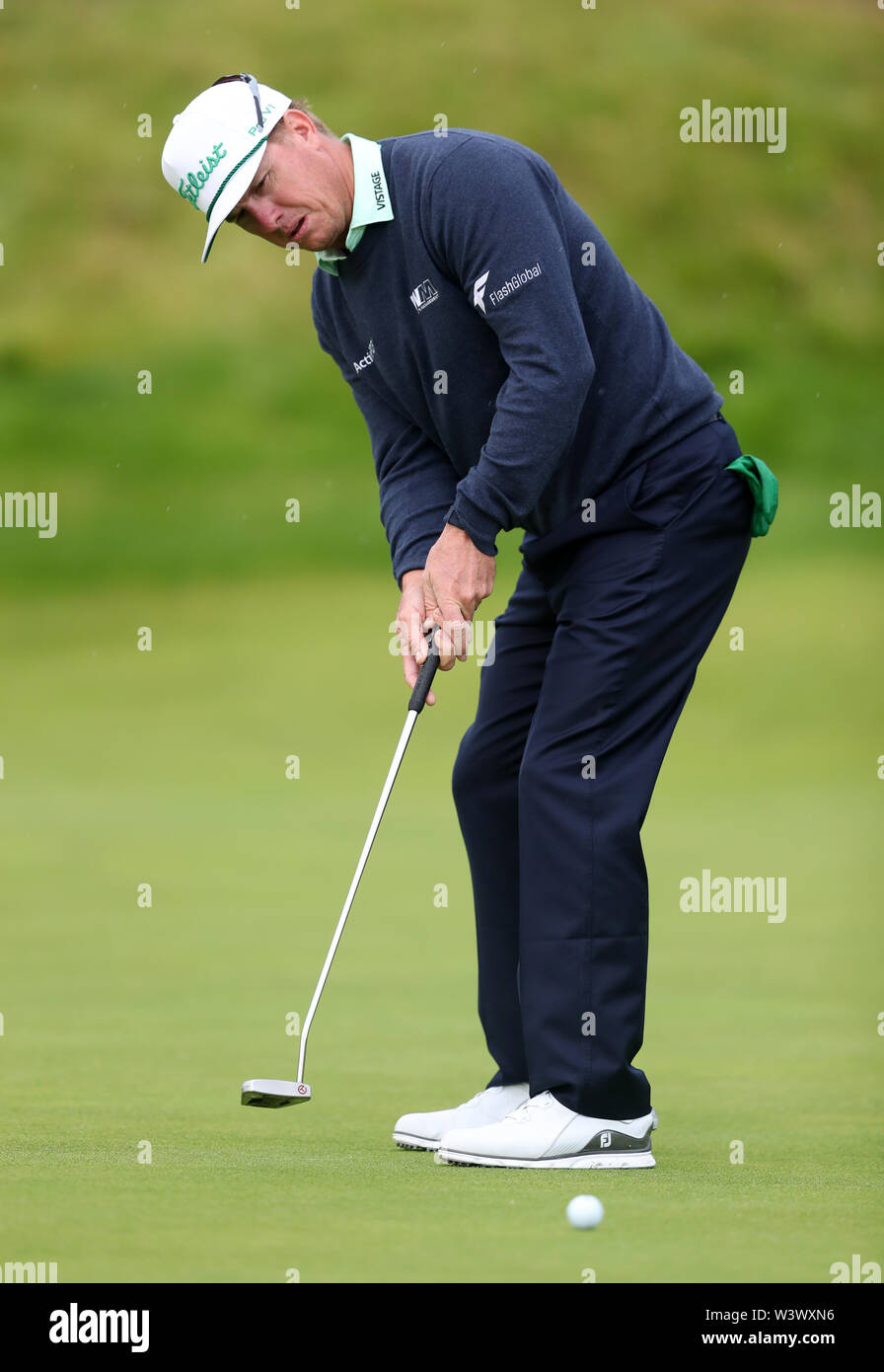 Die USA Charley Hoffman Schläge am 4. Grün während des Tages eine der Open Championship 2019 im Royal Portrush Golf Club. Stockfoto
