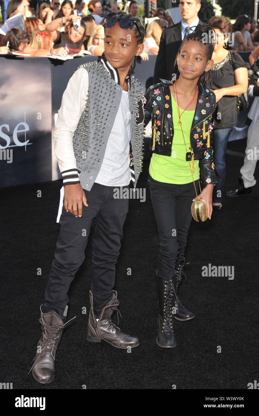 LOS ANGELES, Ca. Juni 25, 2010: Jaden Smith (links) & Willow Smith, Schauspieler Kinder von Will Smith und Jada Pinkett Smith, bei der Premiere von "Die Twilight Saga: Eclipse' im Nokia Theater in Los Angeles. Leben. © 2010 Paul Smith/Featureflash Stockfoto