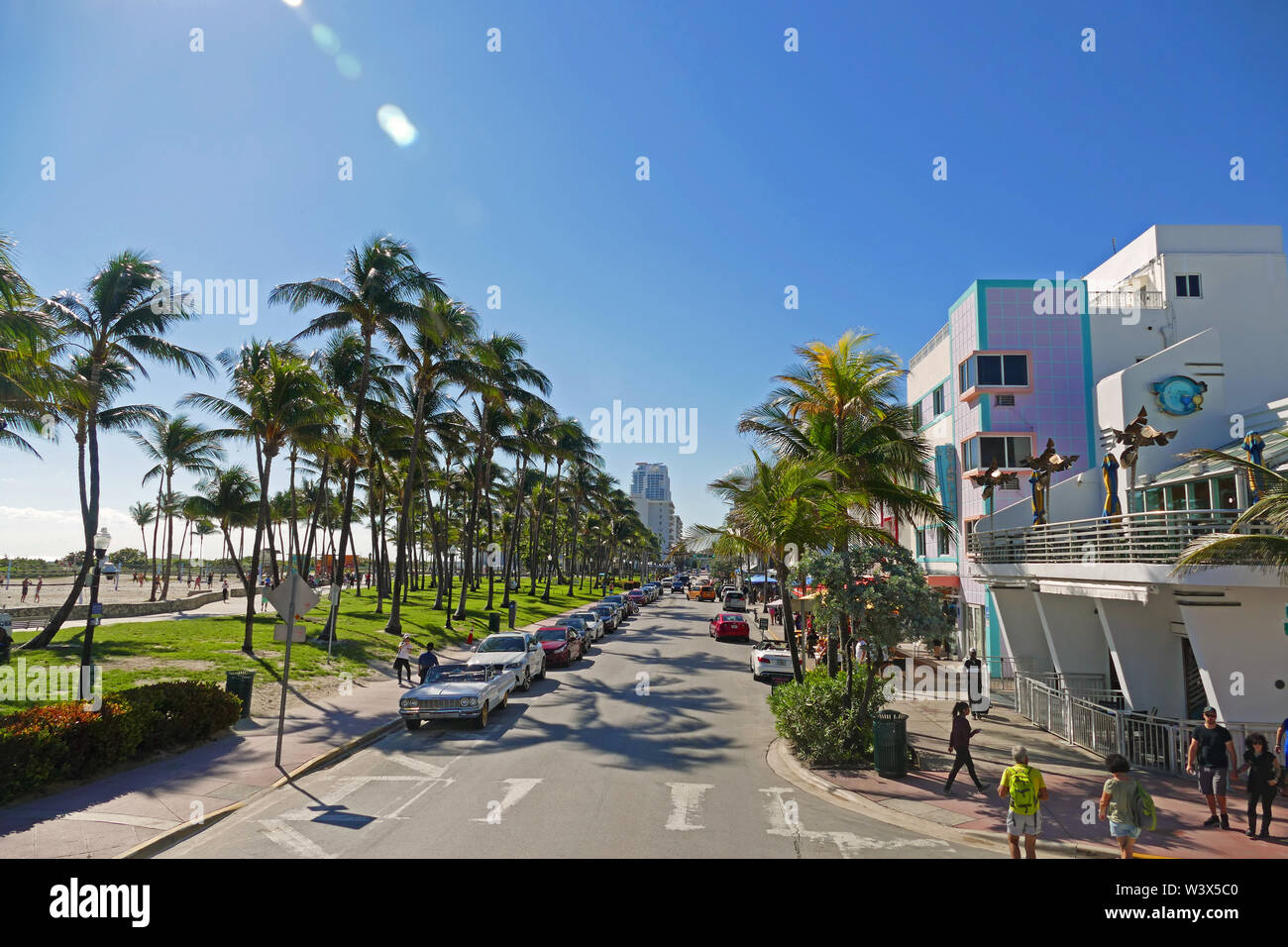 Blick in den berühmten Ocean Drive im Art Deco District, Miami Beach, Florida Stockfoto