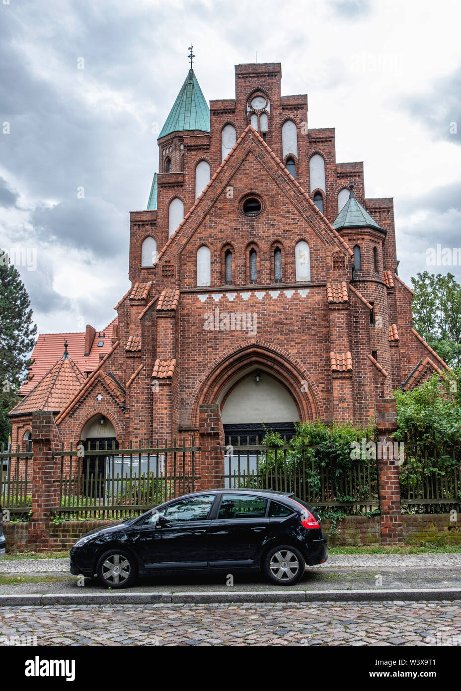 Heilige Familie Kirche, BerlinLichterfelde, Red Brick Gothic Revival