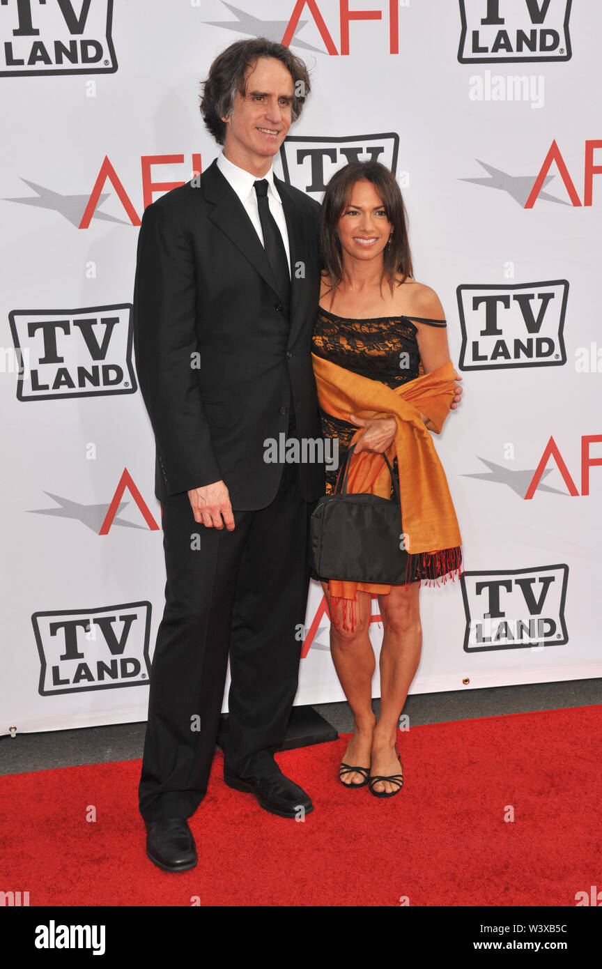 LOS ANGELES, Ca. Juni 11, 2010: Jay Roach & Frau Susannah Hoffs an den 2010 AFI Life Achievent Award Gala zu Ehren Regisseur Mike Nichols, bei Sony Studios, Culver City, CA. © 2010 Paul Smith/Featureflash Stockfoto