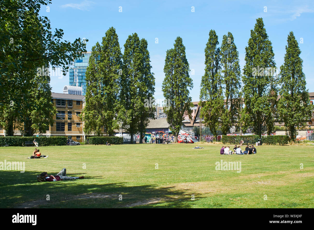 Allen Gärten im Sommer, im Herzen des Londoner East End in der Nähe von Spitalfields, London UK Stockfoto