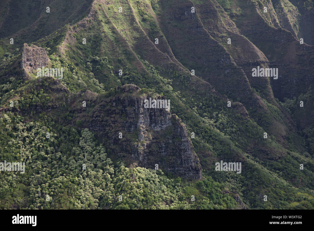 Ein Hubschrauber Tour ist eine atemberaubende Art und Weise die erstaunliche Antenne Landschaft von Kauai, Hawaii, USA einschließlich den berühmten Na Pali Küste zu sehen Stockfoto