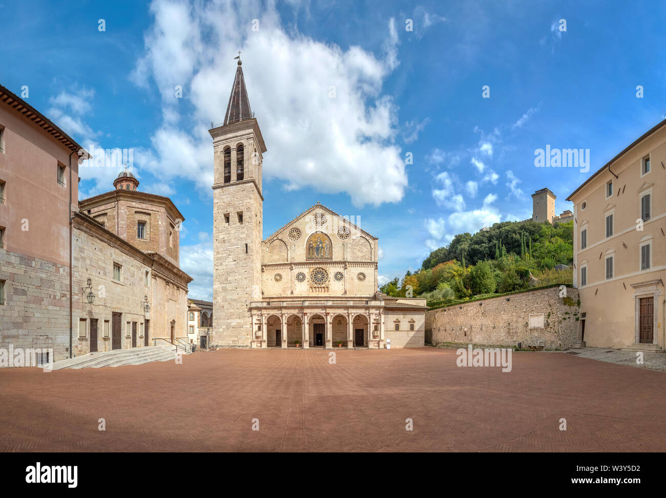 Spoleto, Italien. Piazza del Duomo Platz und Spoleto Kathedrale Stockfoto