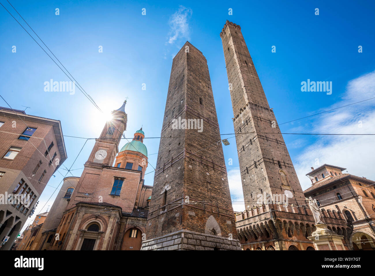 Le Due Torri (2 Türme), Bologna, Emilia-Romagna, Italien Stockfoto