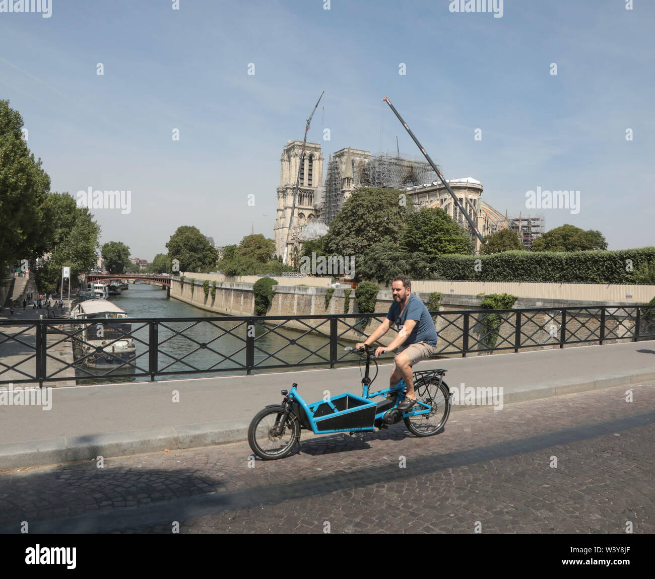 NOTRE-DAME, DREI MONATE NACH DEM BRAND Stockfoto