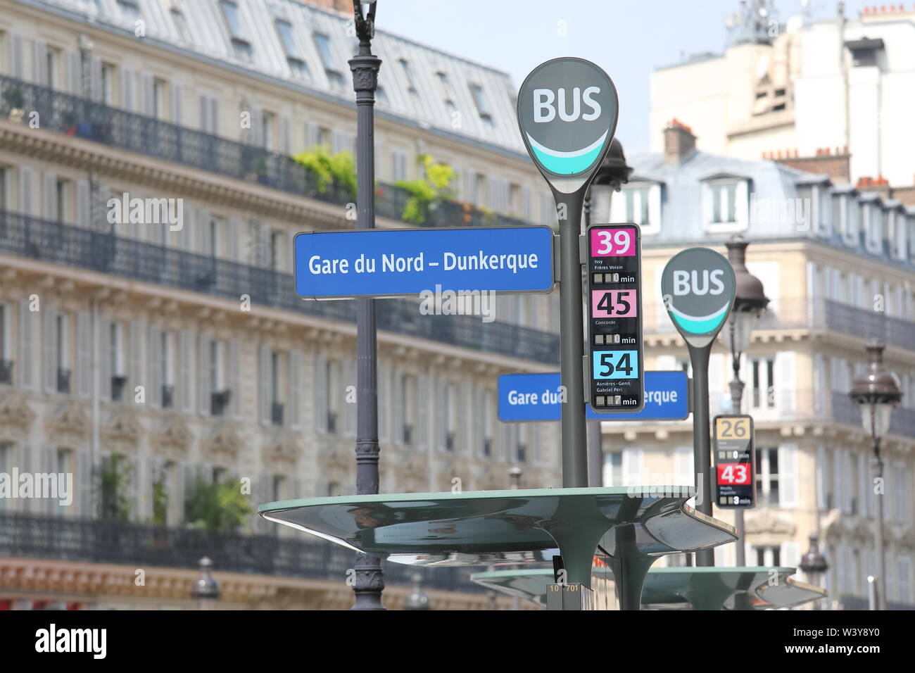 Bushaltestelle unterzeichnen in Paris Frankreich Stockfoto