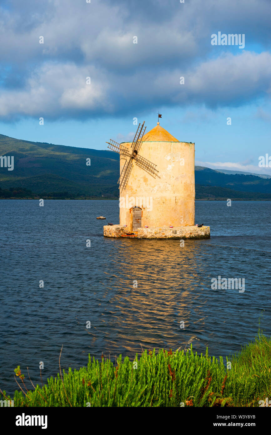 Die spanischen Mühle an der Lagune von Orbetello, Grosseto, Maremma, Toskana, Italien Stockfoto