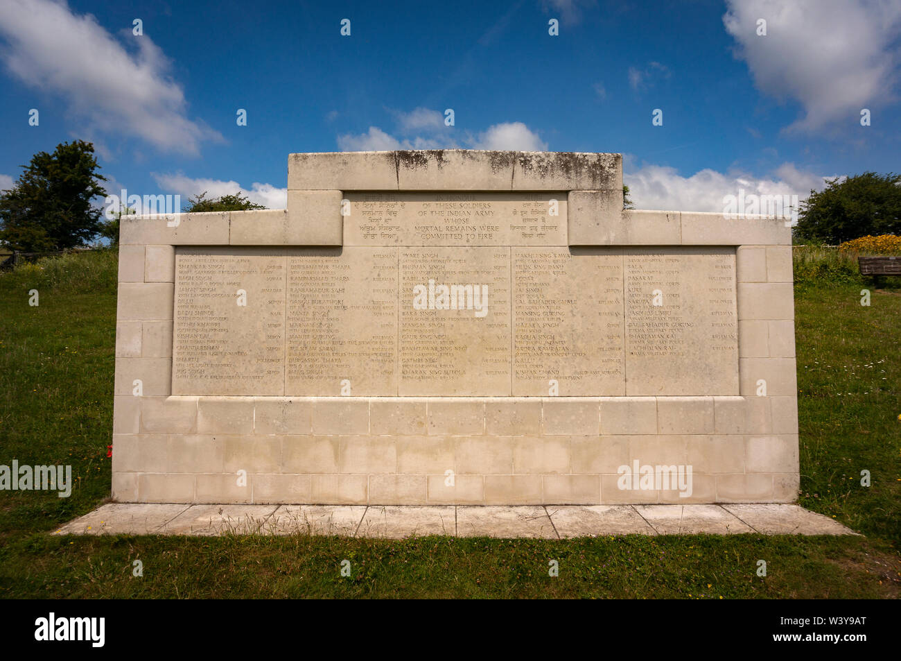 Die chattri Kriegerdenkmal auf der South Downs über Brighton zu der indischen Armee Soldaten, die im Ersten Weltkrieg gefallen sind. Stockfoto