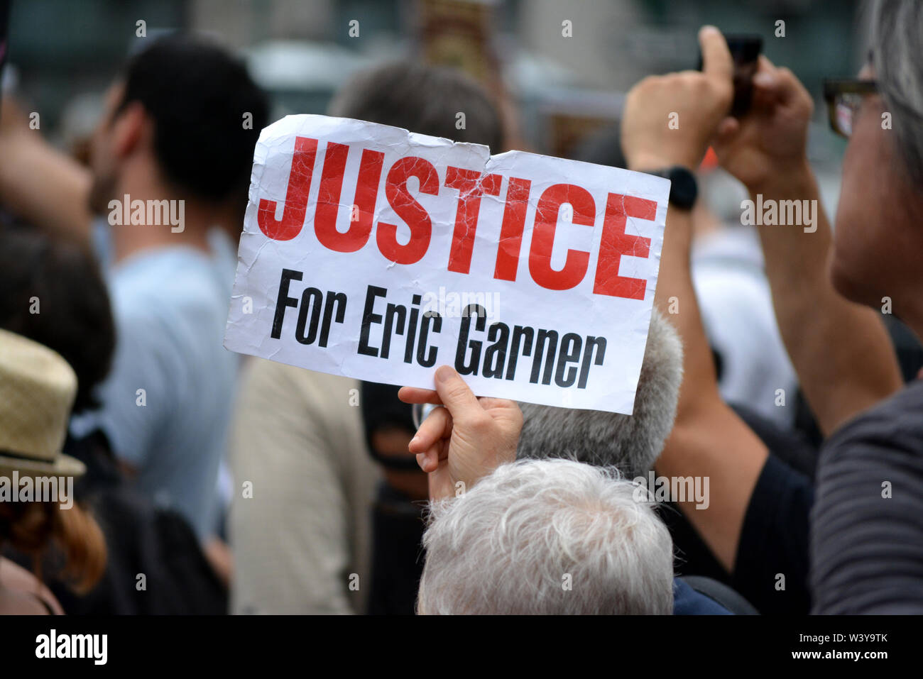 Rallye für Eric Garner Am fünften Jahrestag seiner umstrittenen Tod durch die Hände des NYPD. Stockfoto