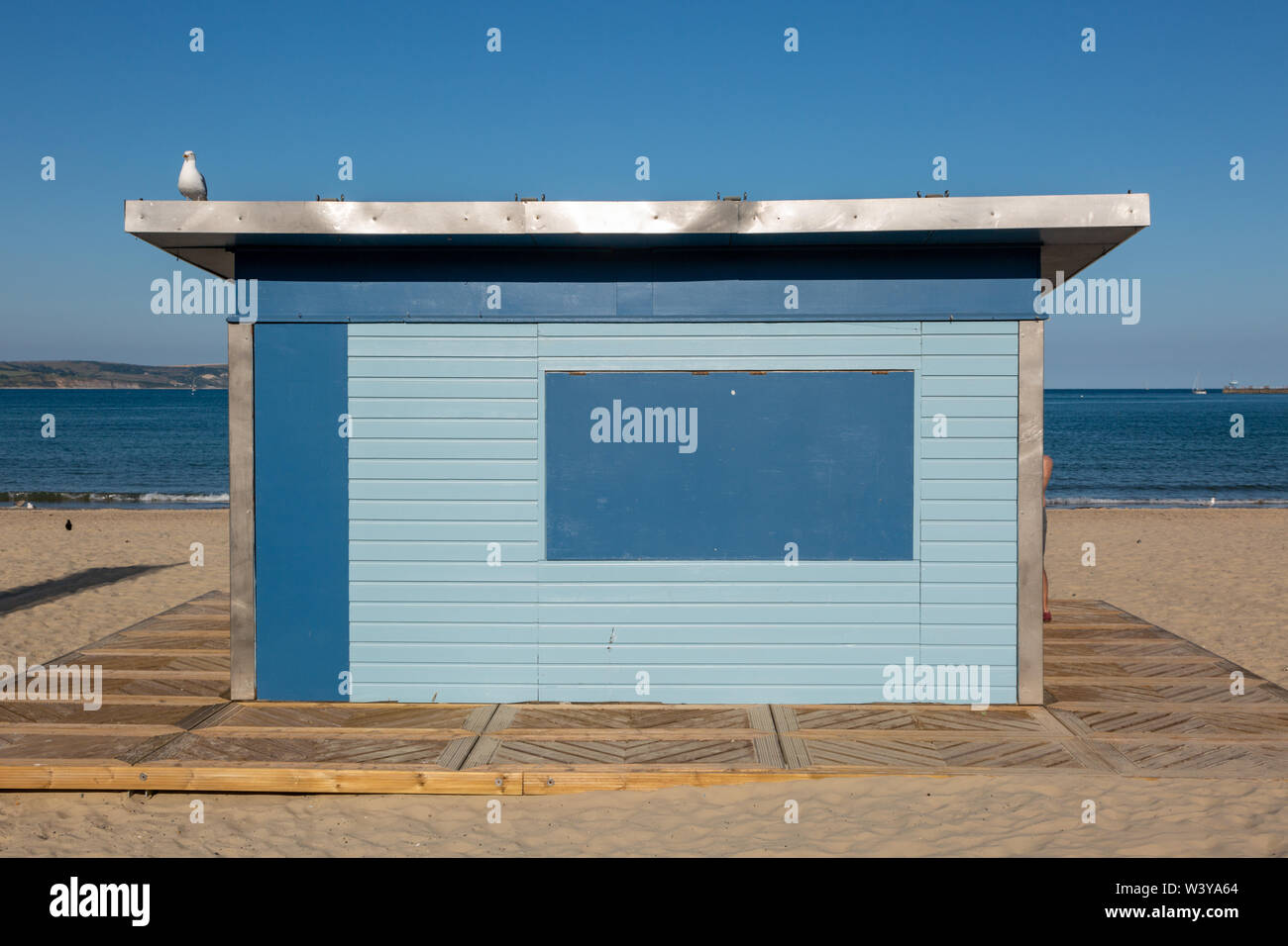 Ein geschlossenes Meer am Strand von Weymouth, Großbritannien Stockfoto