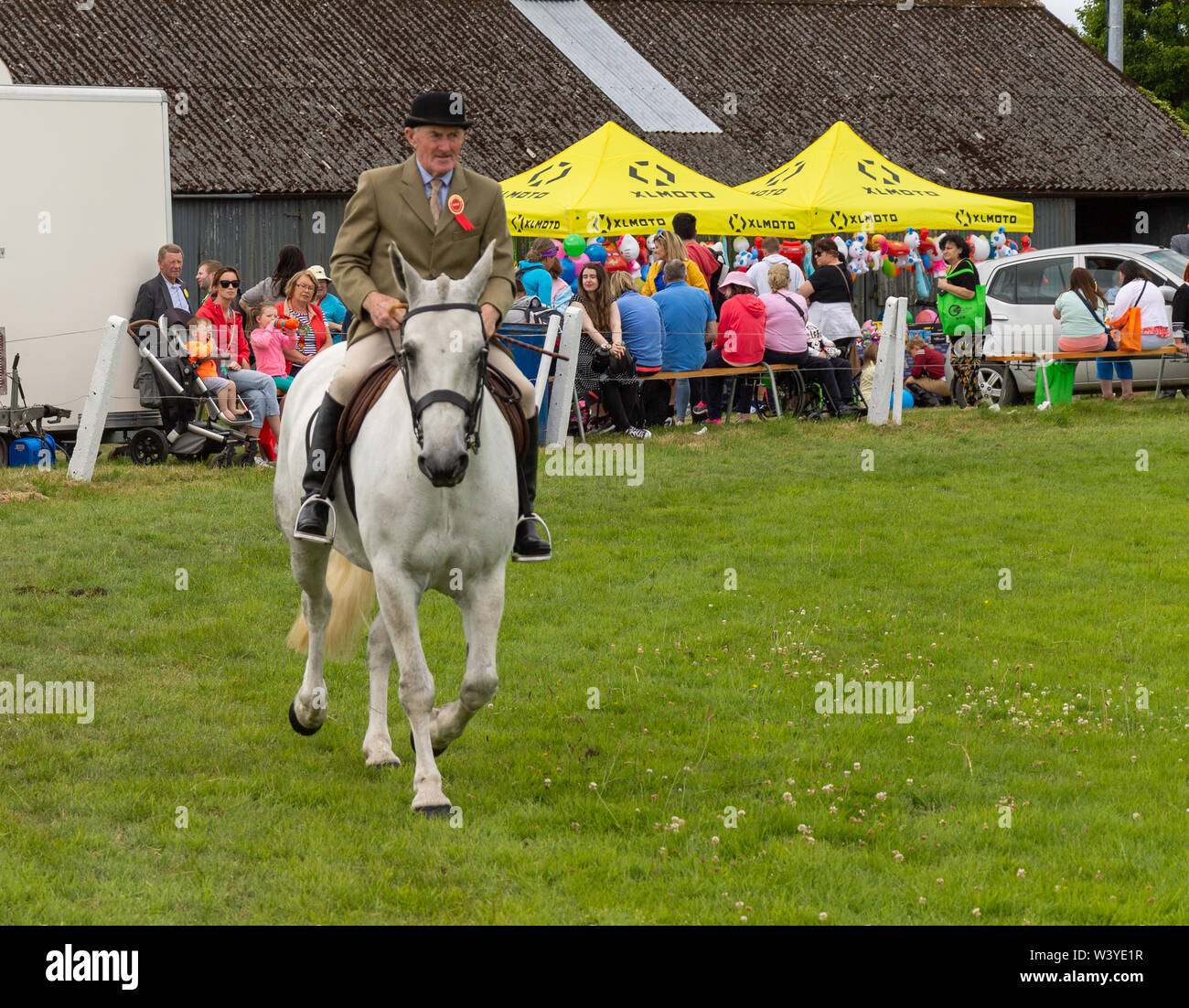 Skibbereen, West Cork, Irland, 18. Juli 2019, die Sonne auf der Carbery zeigen glänzte heute der Gemeinschaft ermöglicht, ihre Tiere zu zeigen, Reiten ihre Pferde und den Spaß der Show Boden genießen. Kredit aphperspective/Alamy leben Nachrichten Stockfoto