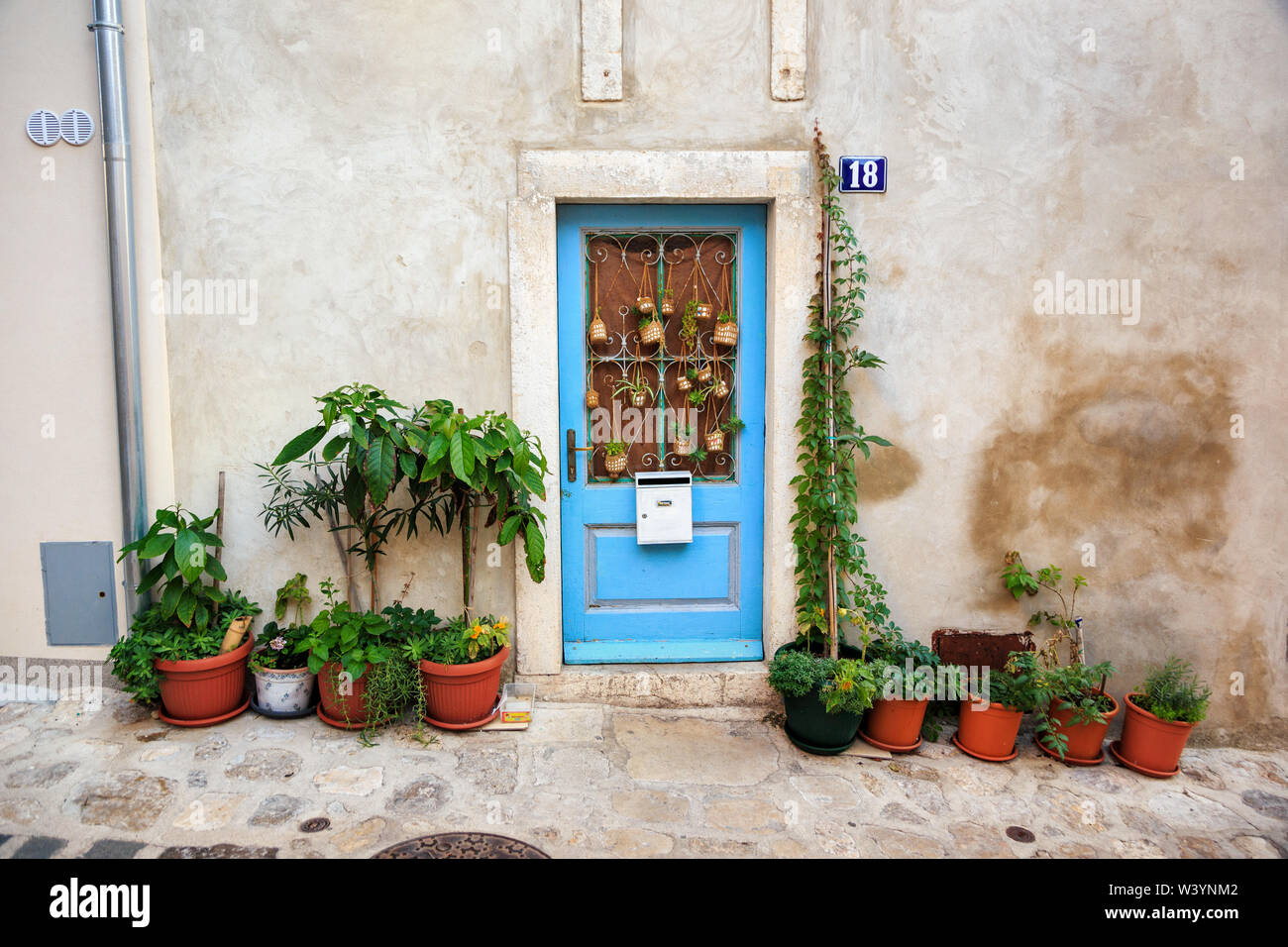 Bunte Straße in Kroatien Stockfoto