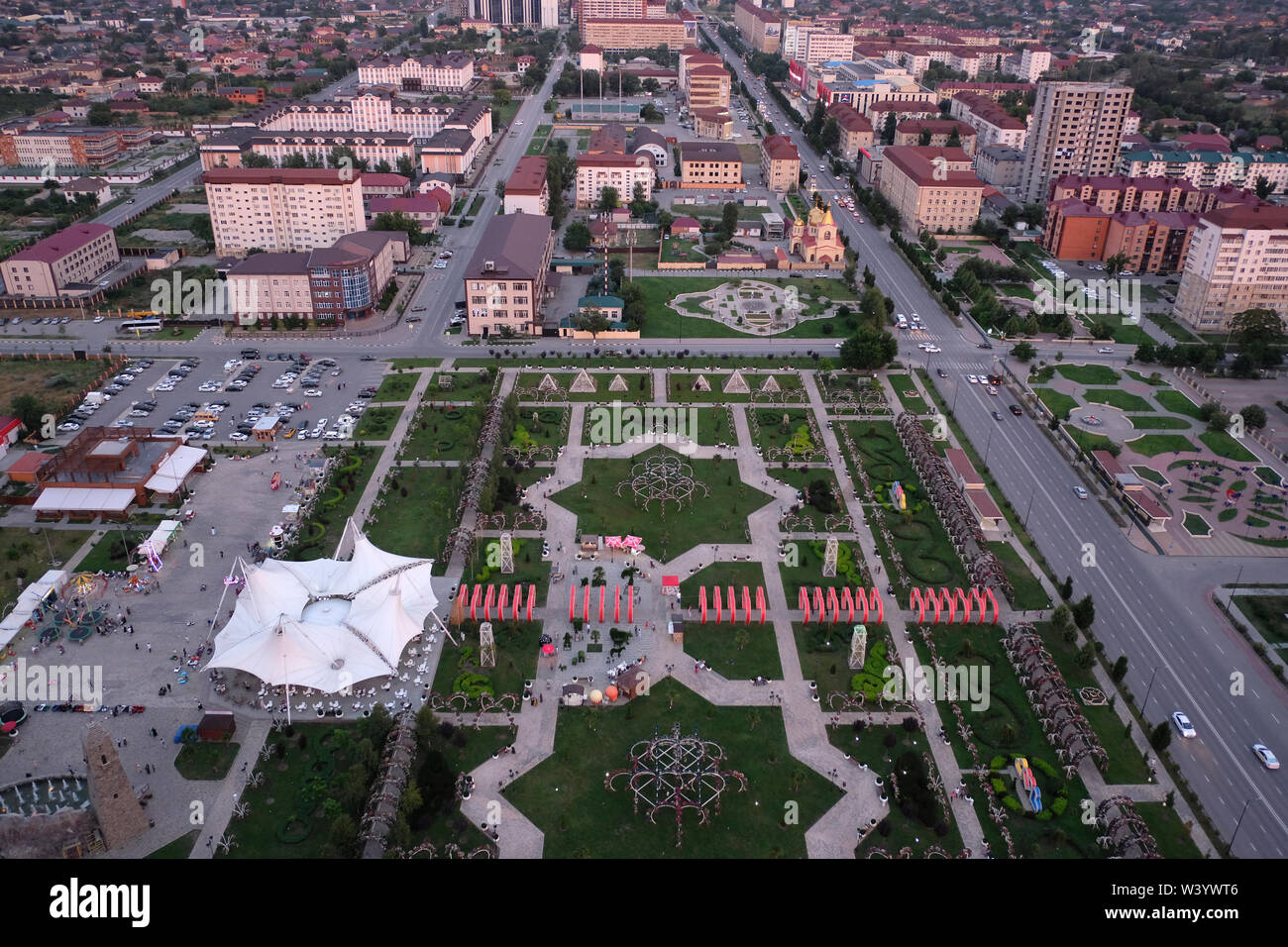 Luftaufnahme von Tsvetochny Park in Grosny die Hauptstadt von Tschetschenien offiziell der tschetschenischen Republik im Norden der kaukasischen föderalen Bezirk Russlands. Stockfoto
