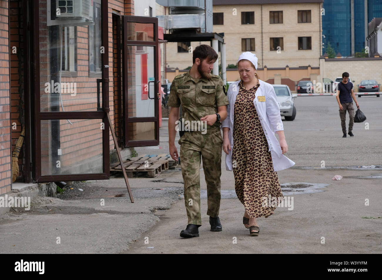 Ein paar wenige in Grosny die Hauptstadt von Tschetschenien offiziell der tschetschenischen Republik im Norden der kaukasischen föderalen Bezirk Russlands. Stockfoto