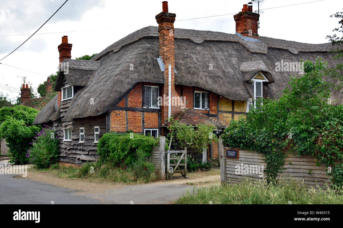 Reetdachhaus in englischer Landschaft Dorf Long Wittenham, in der Nähe von Didcot Oxfordshire Stockfoto