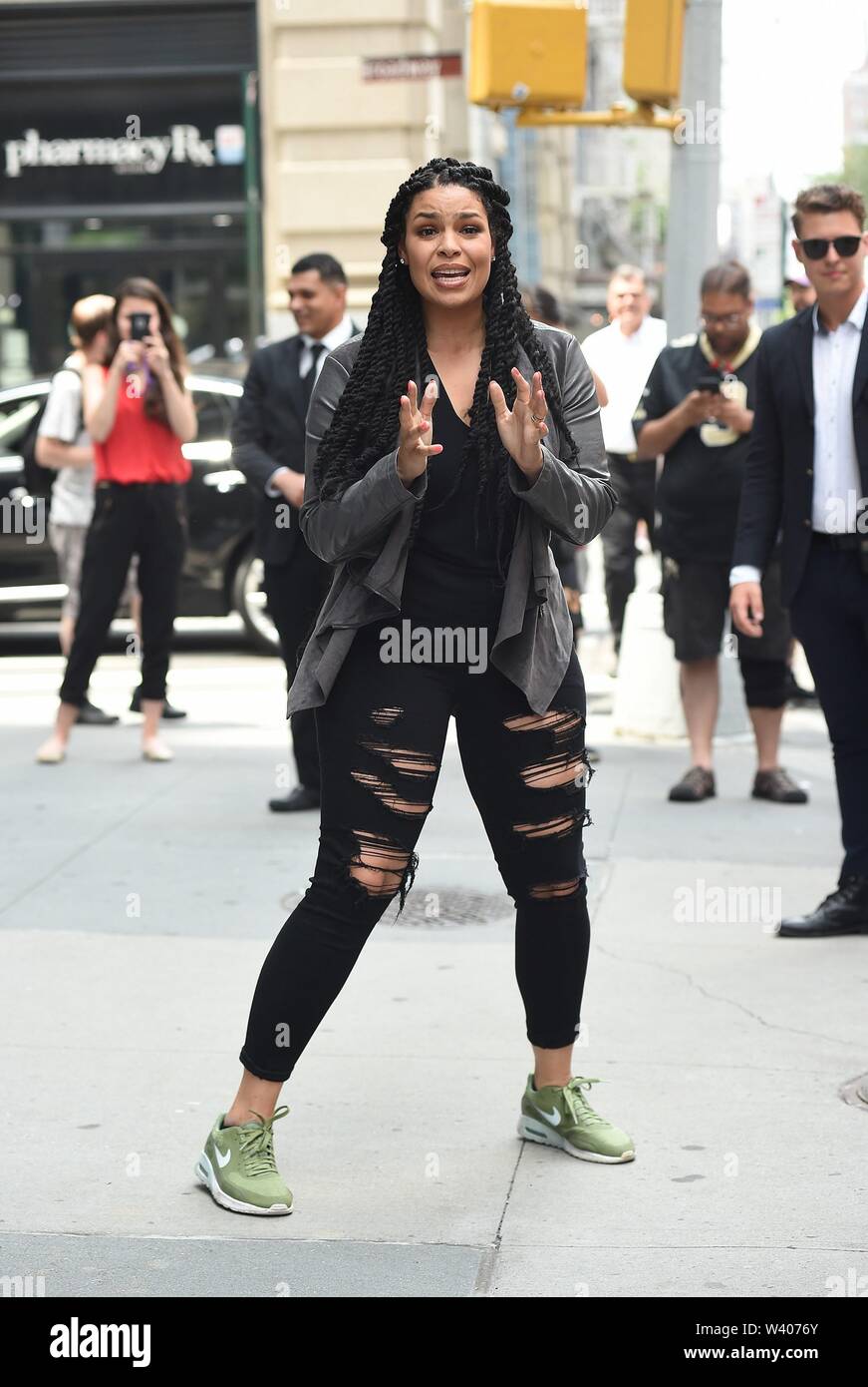 Jordin Sparks heraus und über für Celebrity Candids - MI,, New York, NY 17. Juli 2019. Foto: Kristin Callahan/Everett Collection Stockfoto