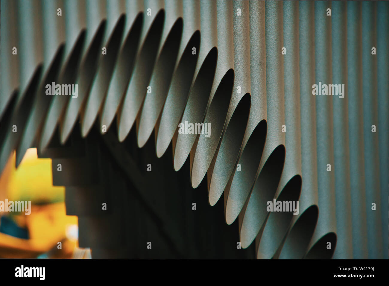 Abstrakte detaillierte Ansicht der Rohre mit einer Marimba, ein hölzernes Instrument aus der Gruppe der Xylophone. Stockfoto