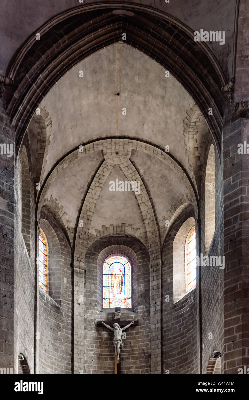 Vannes, Frankreich - 6 August, 2018: Gewölbe der Kathedrale von Vannes. Es ist eine römisch-katholische Kirche, die dem Heiligen Petrus im gotischen Stil gewidmet Stockfoto