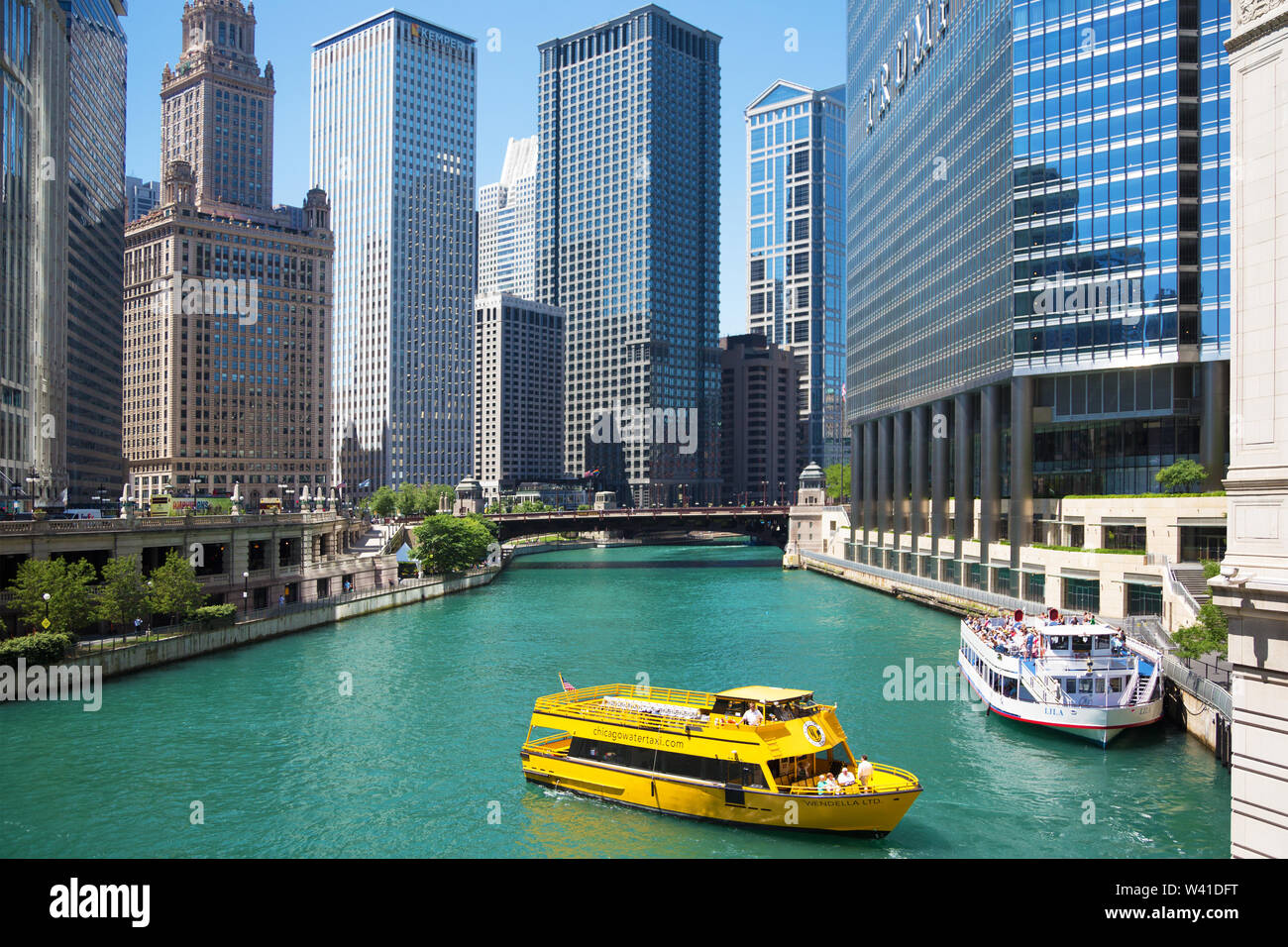 Touristische Fähre in Chicago Stockfoto