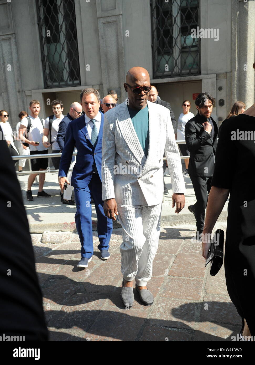 Mailand, Samuel Jackson verlässt das Armani Hotel mit der Fashion Show Der amerikanische Schauspieler Samuel L. Jackson verlässt das Armani Hotel, das Giorgio Armani Fashion Show zu fahren. Richard Madden auch Spaziergänge mit ihm zusammen mit Roberta Armani, Giorgio Armanis Neffe. Wo: Mailand Wann: 17 Jun 2019 Credit: IPA/WENN.com ** Nur für die Veröffentlichung in Großbritannien, den USA, Deutschland, Österreich, Schweiz ** verfügbar Stockfoto