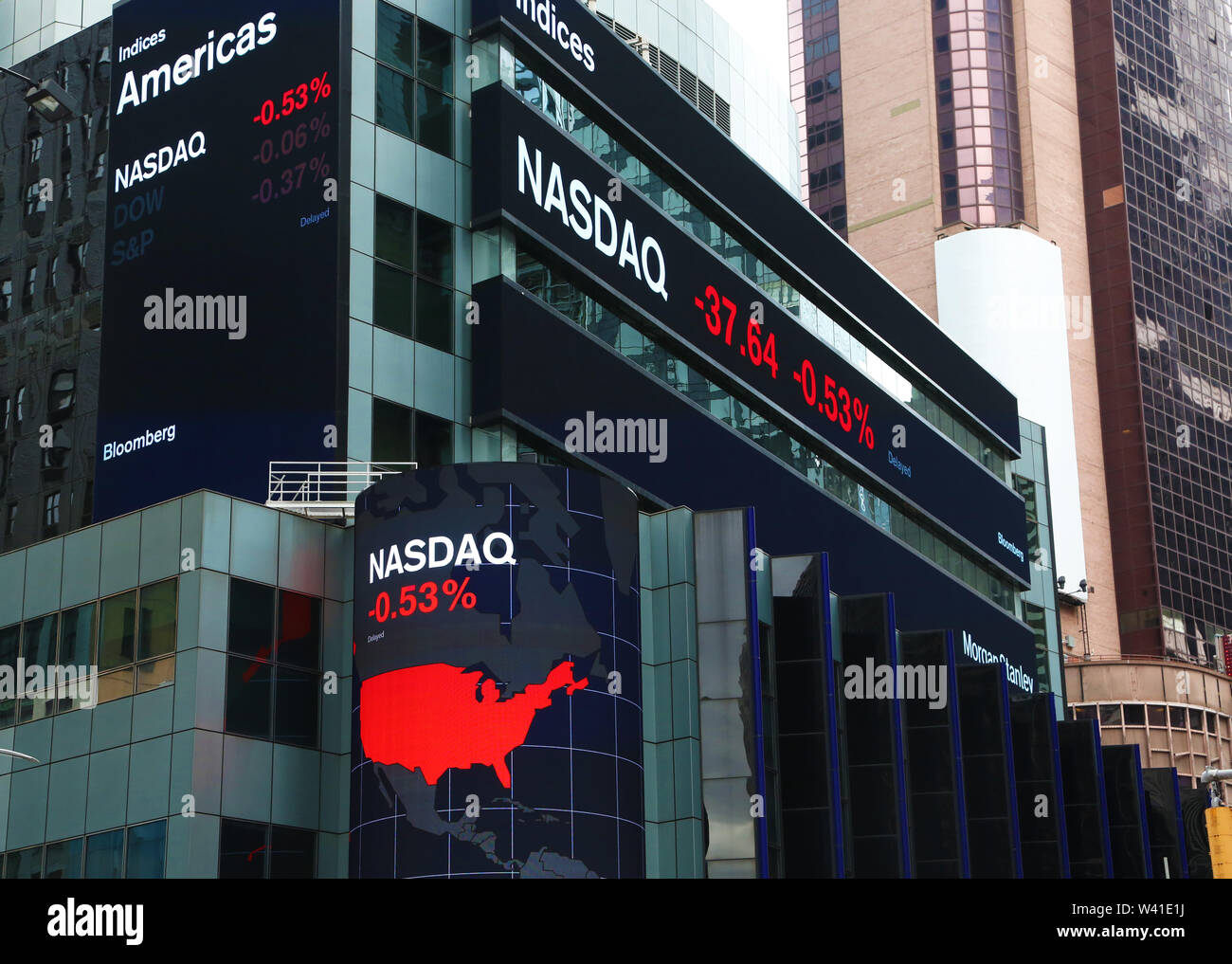 Nasdaq Angebot auf beleuchteten Platten in Times Square Stockfoto