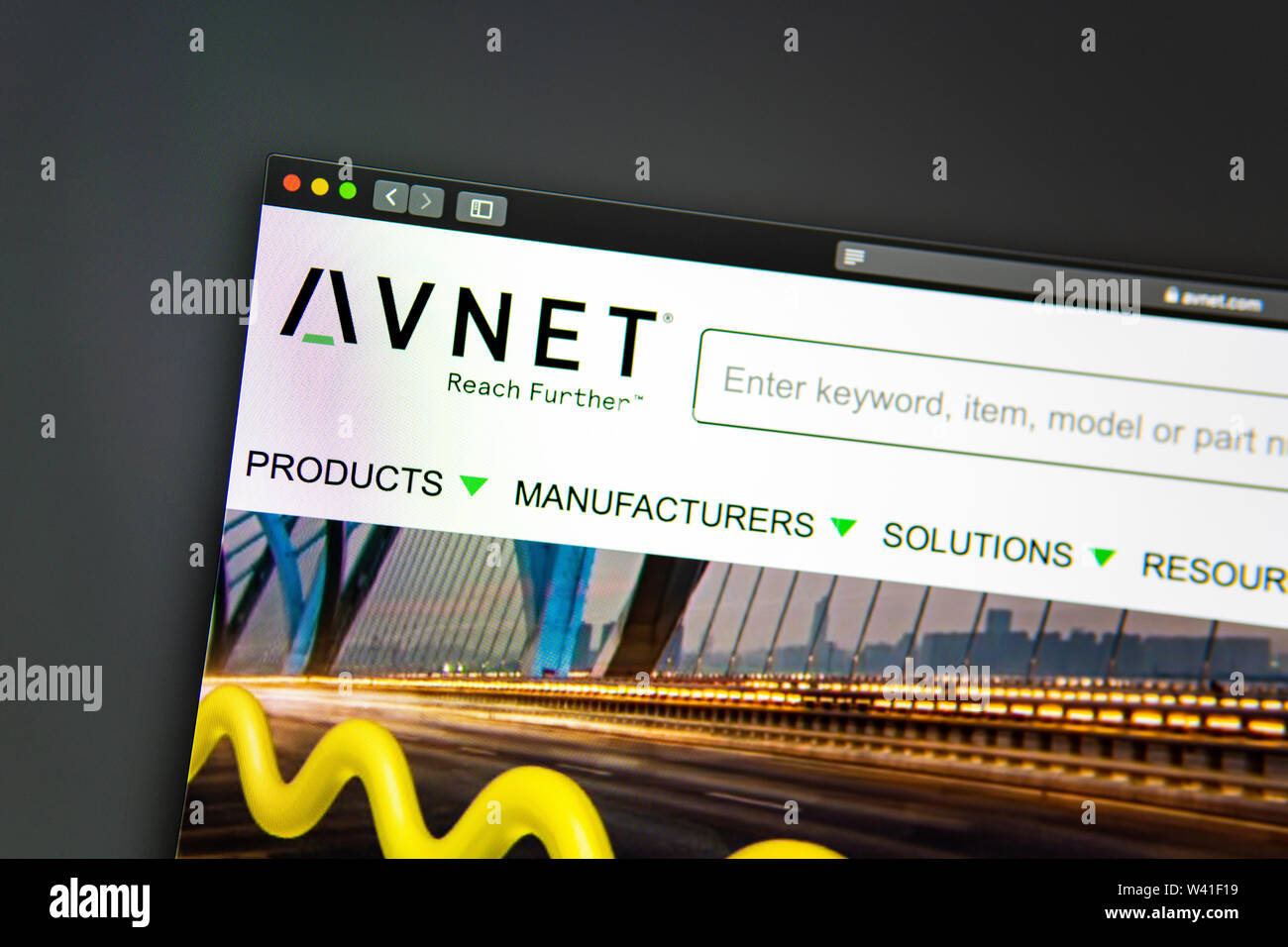 Miami/USA, 07.18.2019: Avnet Firma Website Homepage. Nahaufnahme von AVNET Logo. Kann als illustrative für Medien oder anderen Websites, gute f verwendet werden. Stockfoto