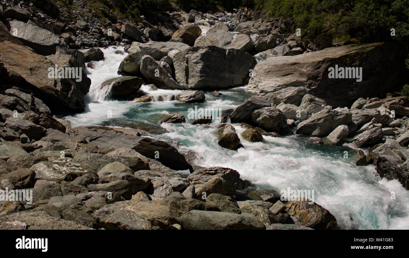 Stromschnellen von Haast River auf South Island, Neuseeland Stockfoto