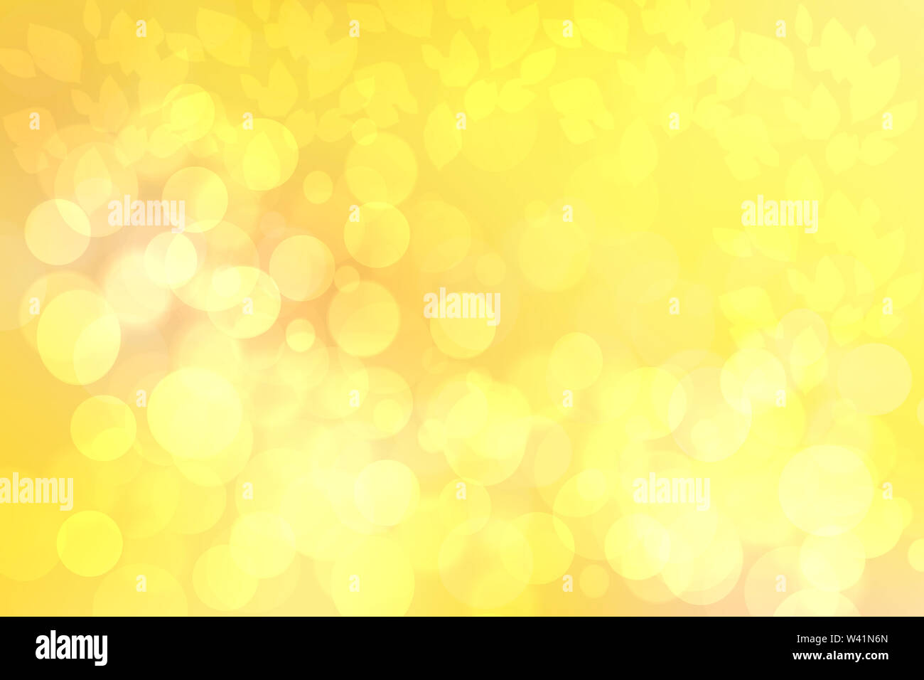 Sonnige abstrakt hell gelb gold bokeh Herbst Hintergrund Textur mit Blättern. Platz für Ihre Konstruktion. Schöne gelbe Abbildung. Stockfoto