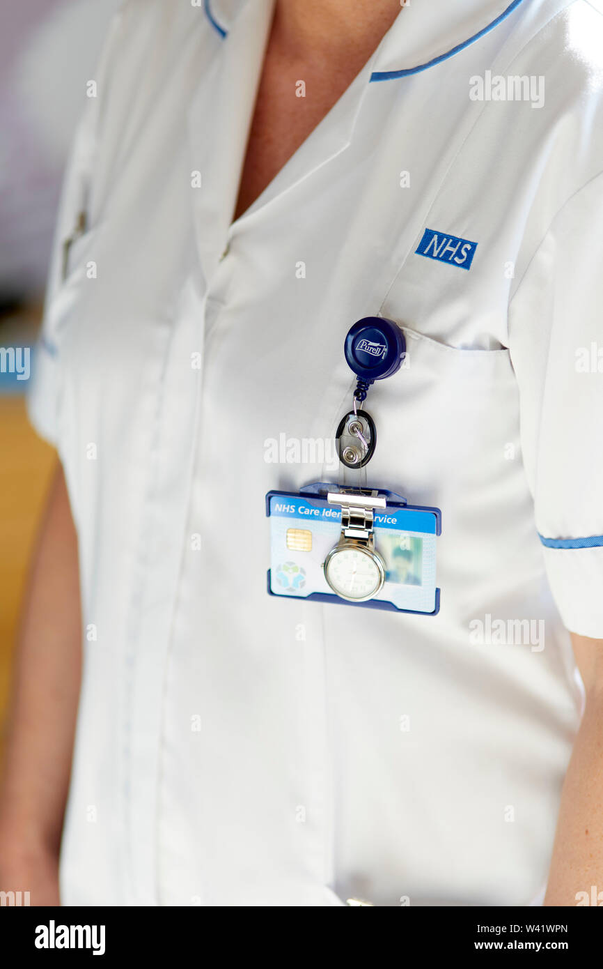 Nhs uniform Fotos und Bildmaterial in hoher Auflösung Alamy